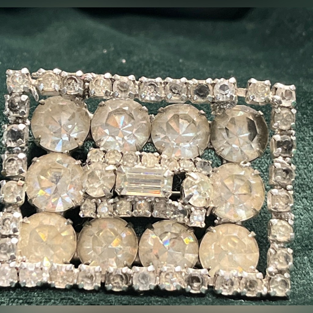 Kramer Vintage Brooch 17$